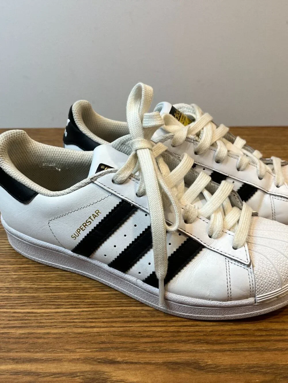 Adidas SUPERSTAR White Black Sneakers C77154 - Youth Size 3.5 - Picture 1 of 8